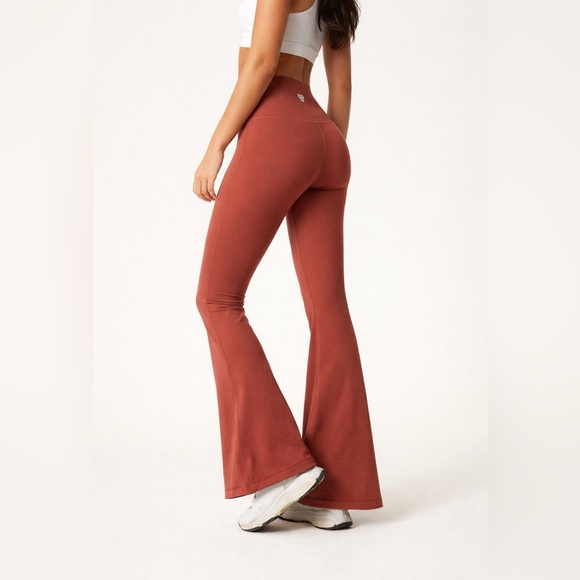 Aritzia Pants - Aritzia TnAction High Waist Flare Leggings